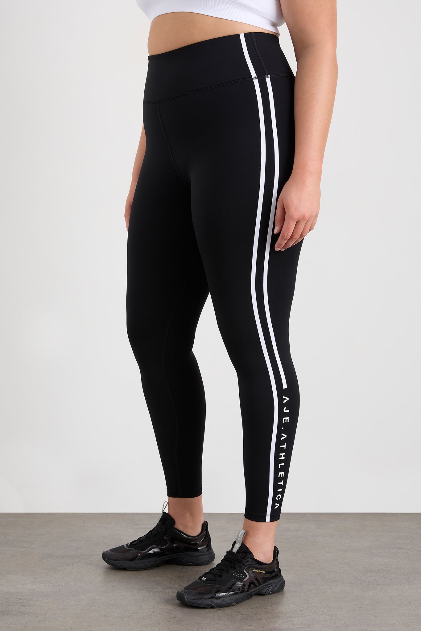 size: 16