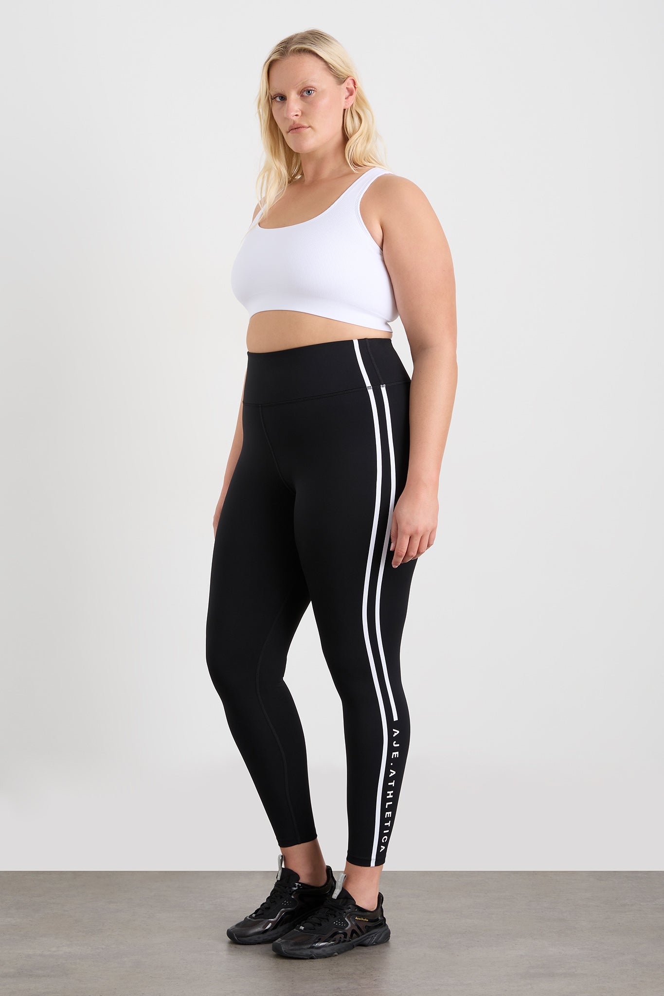 size: 16