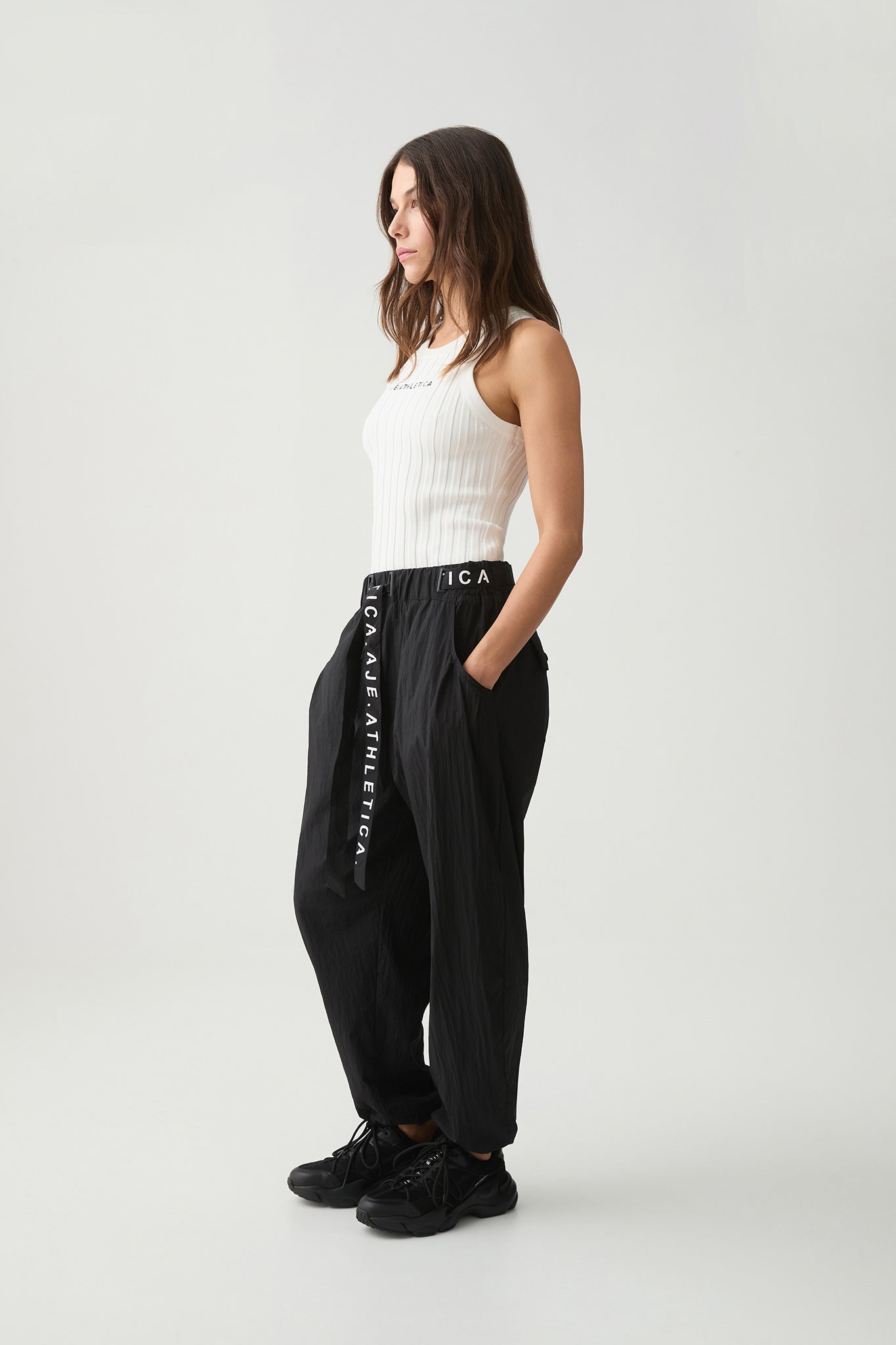 Belted Windbreaker Pant 502