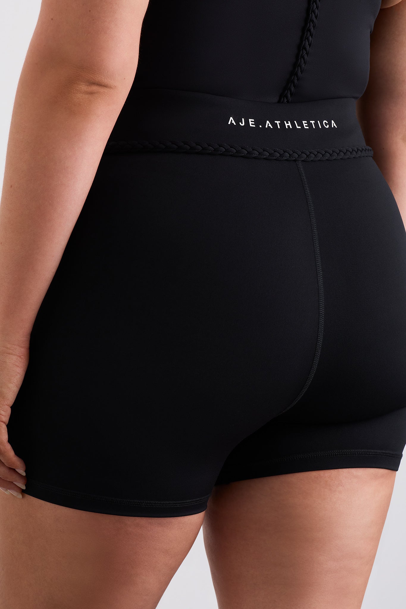 size: 16