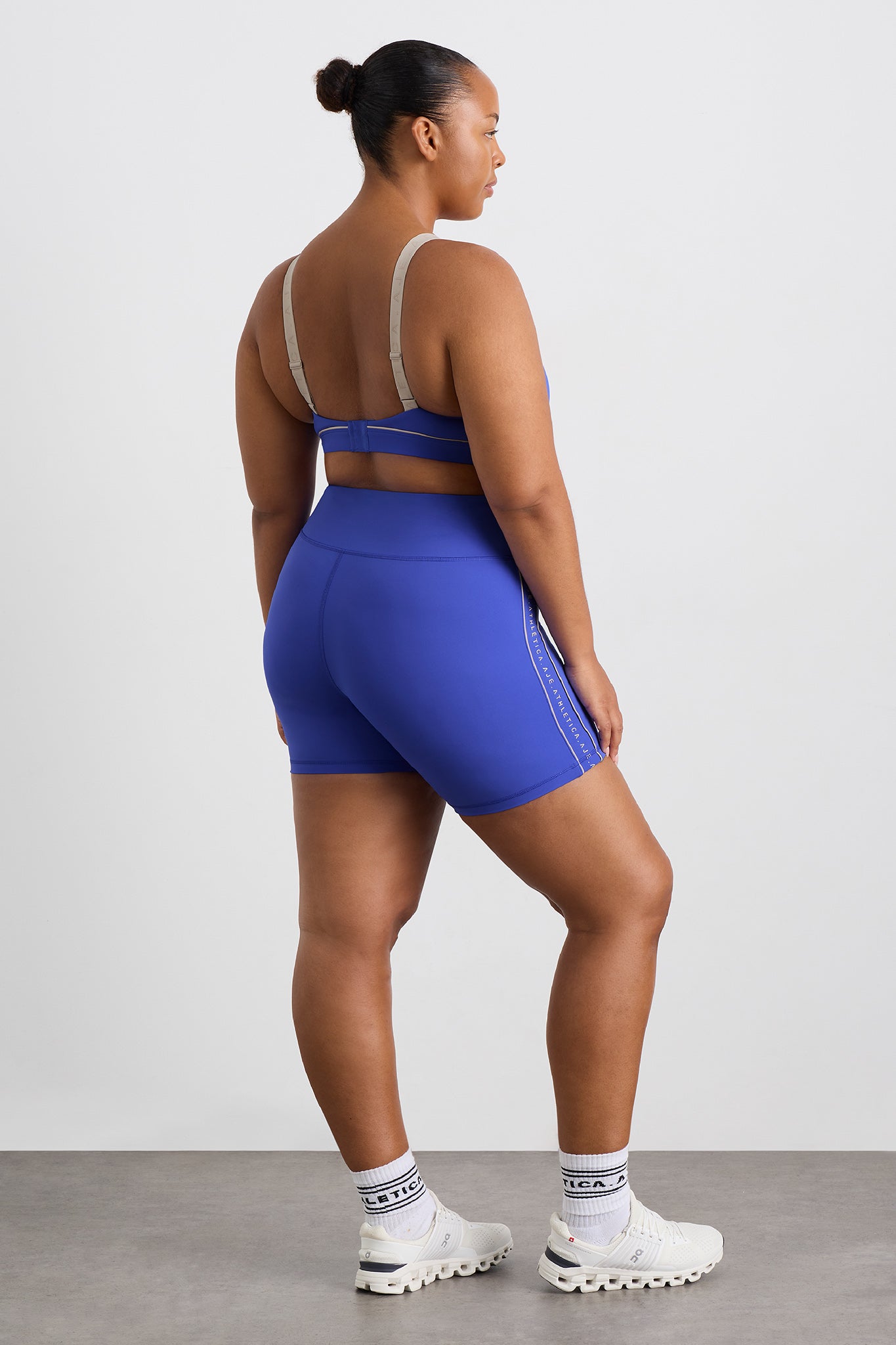 size: 16