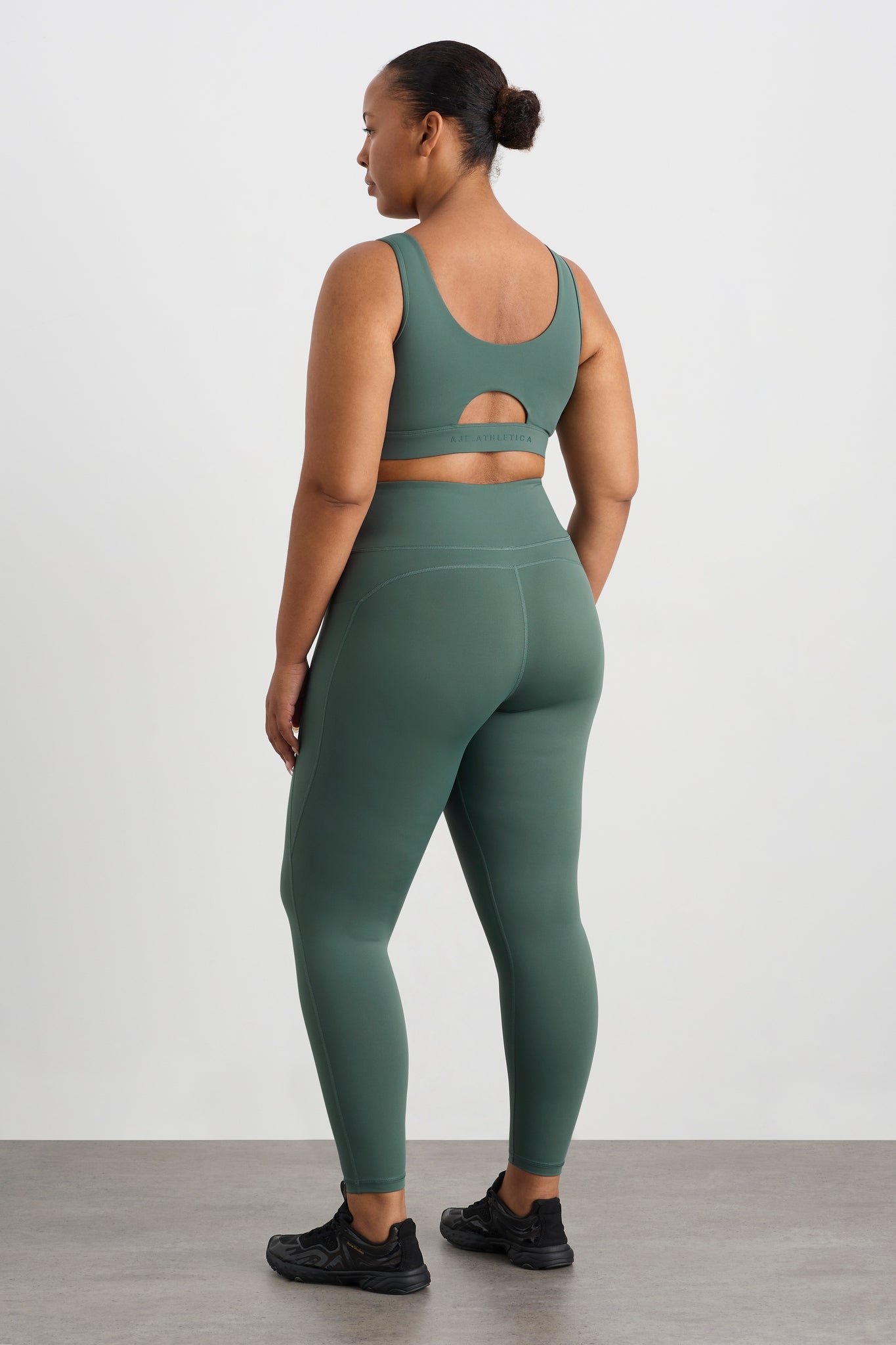 size: 16