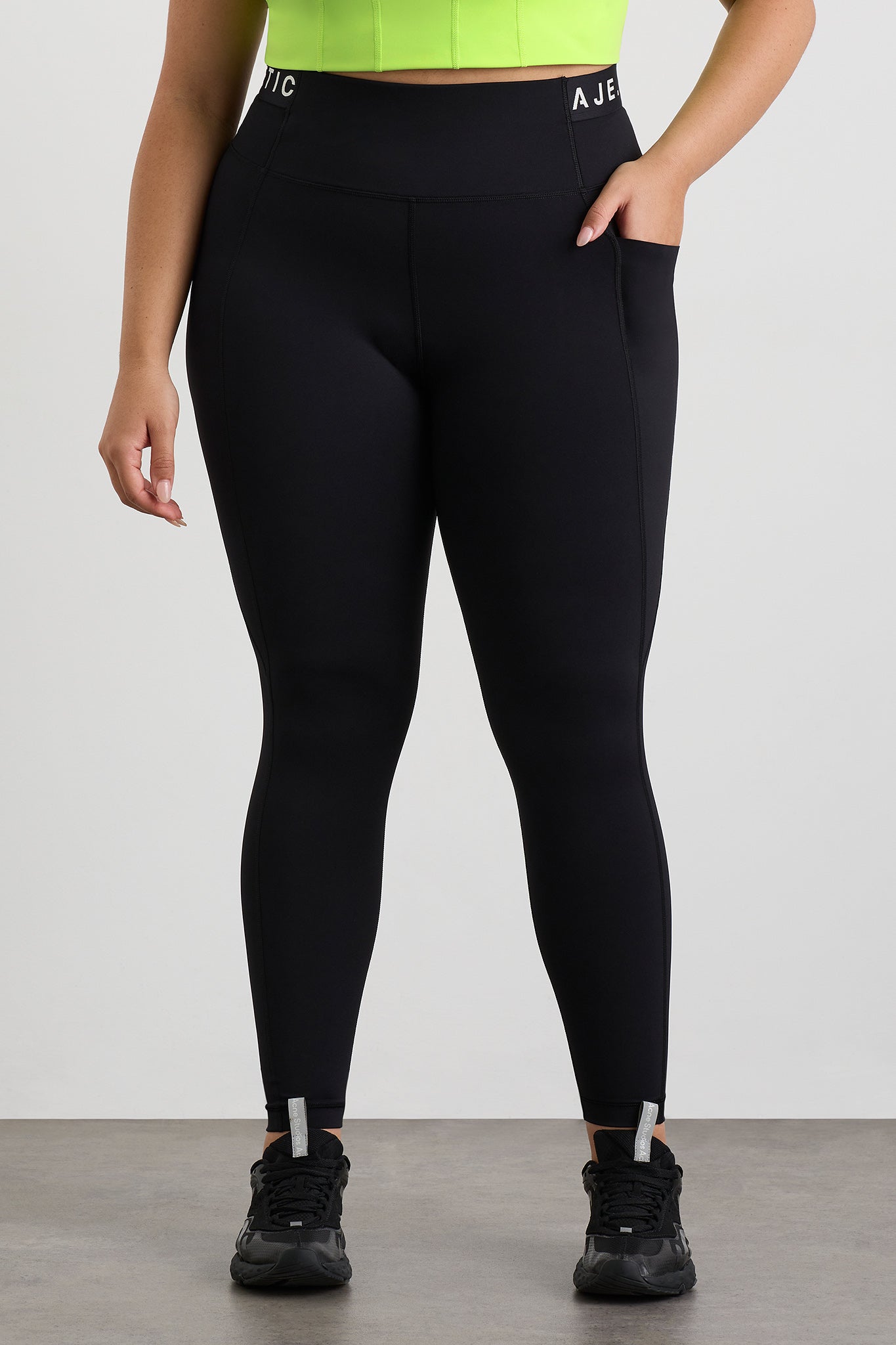 size: 16