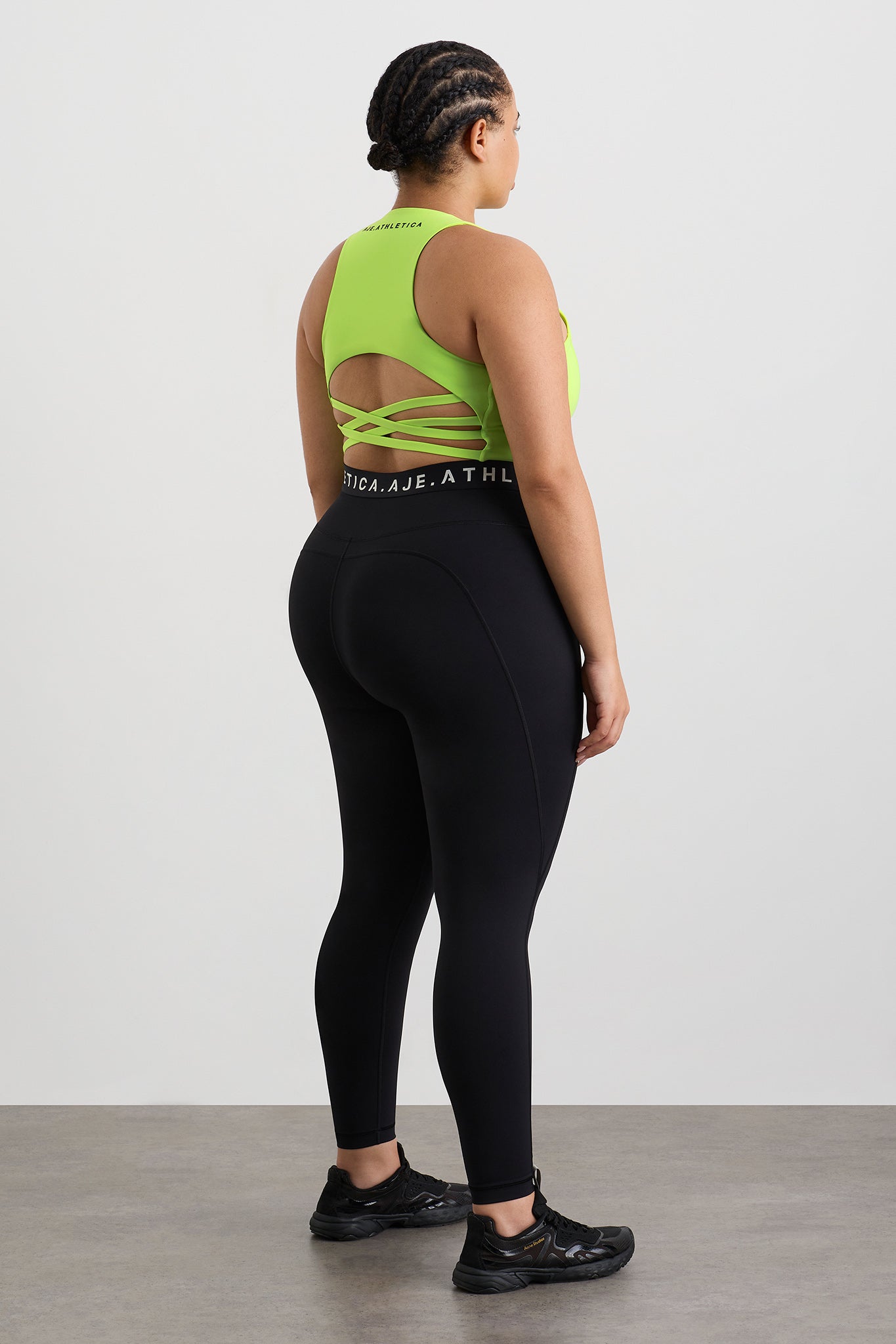 size: 16