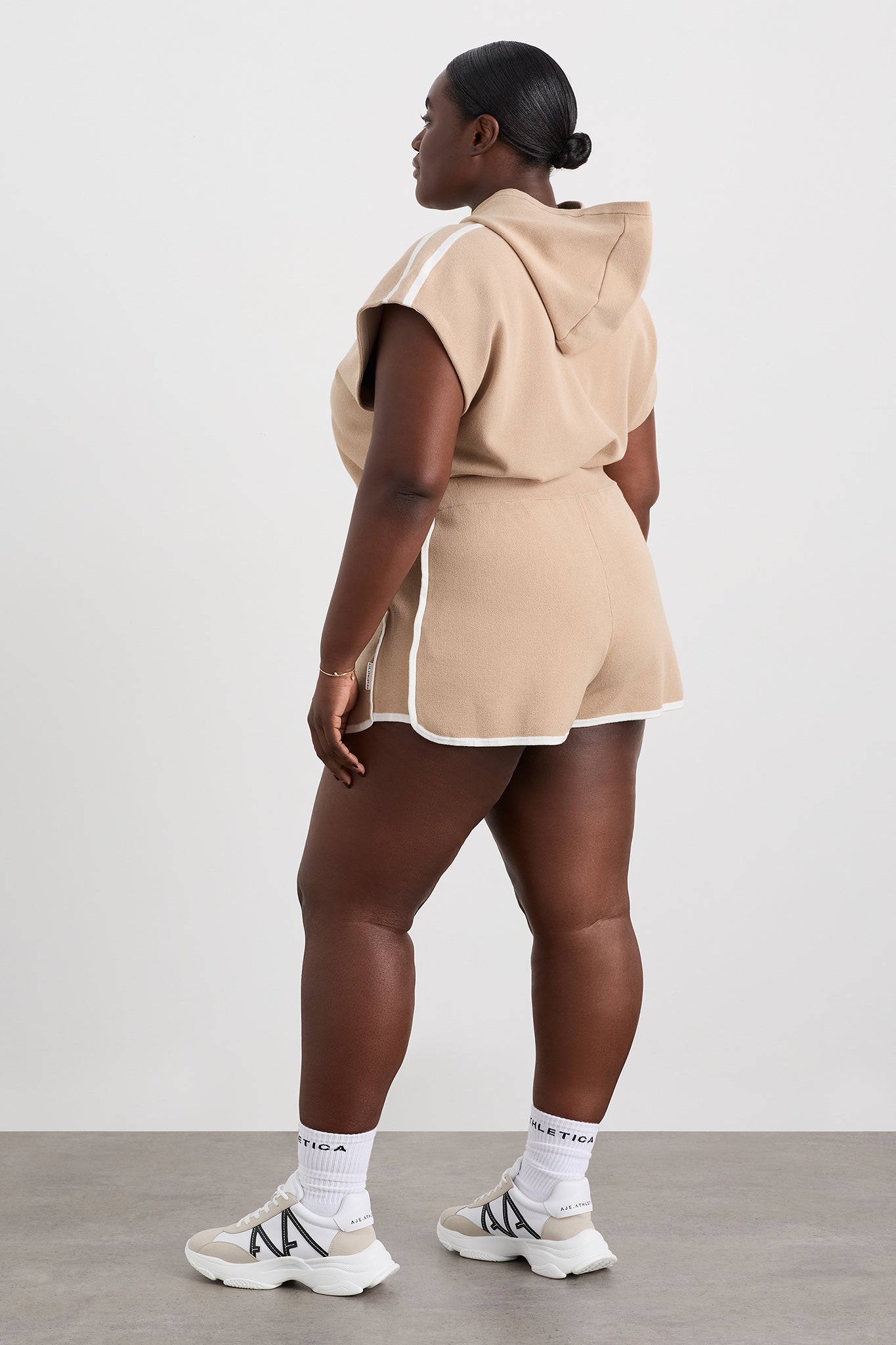 size: 16