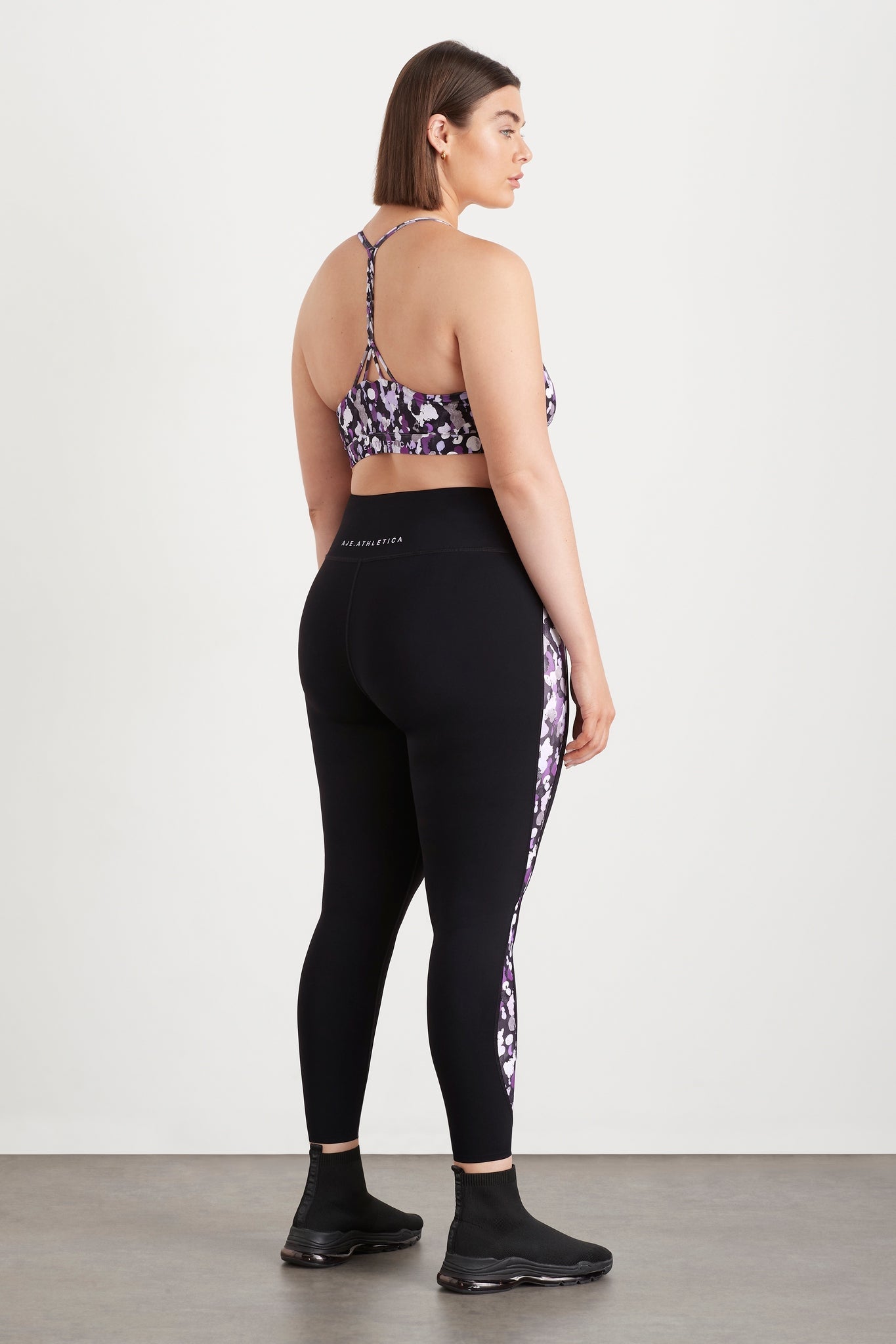size: 16