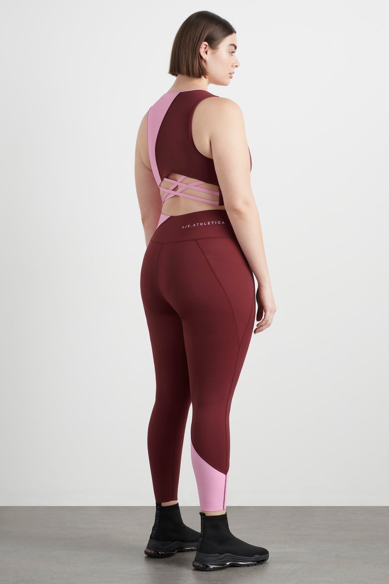 size: 16
