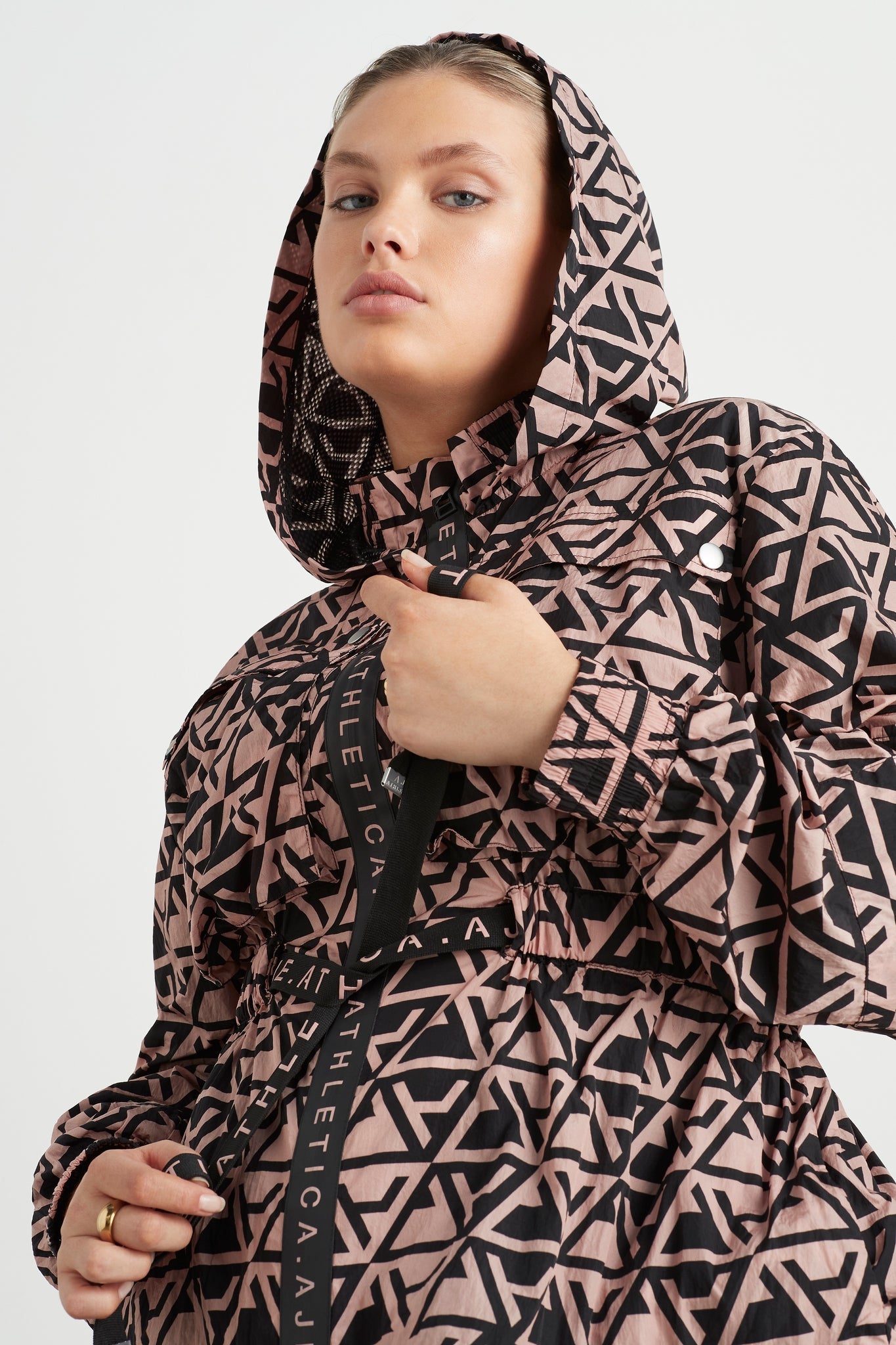 size: 12, secondary-image