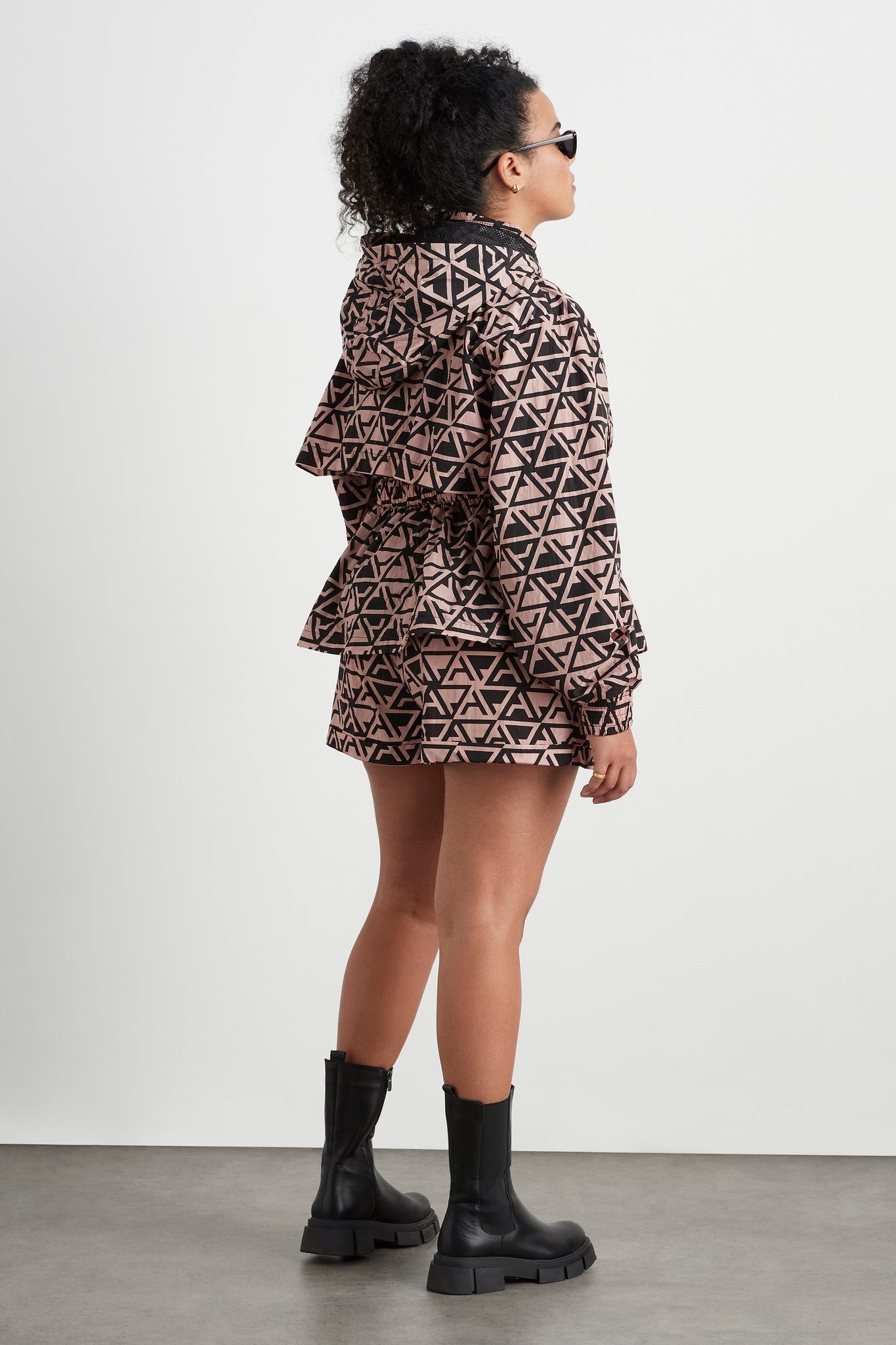 size: 16