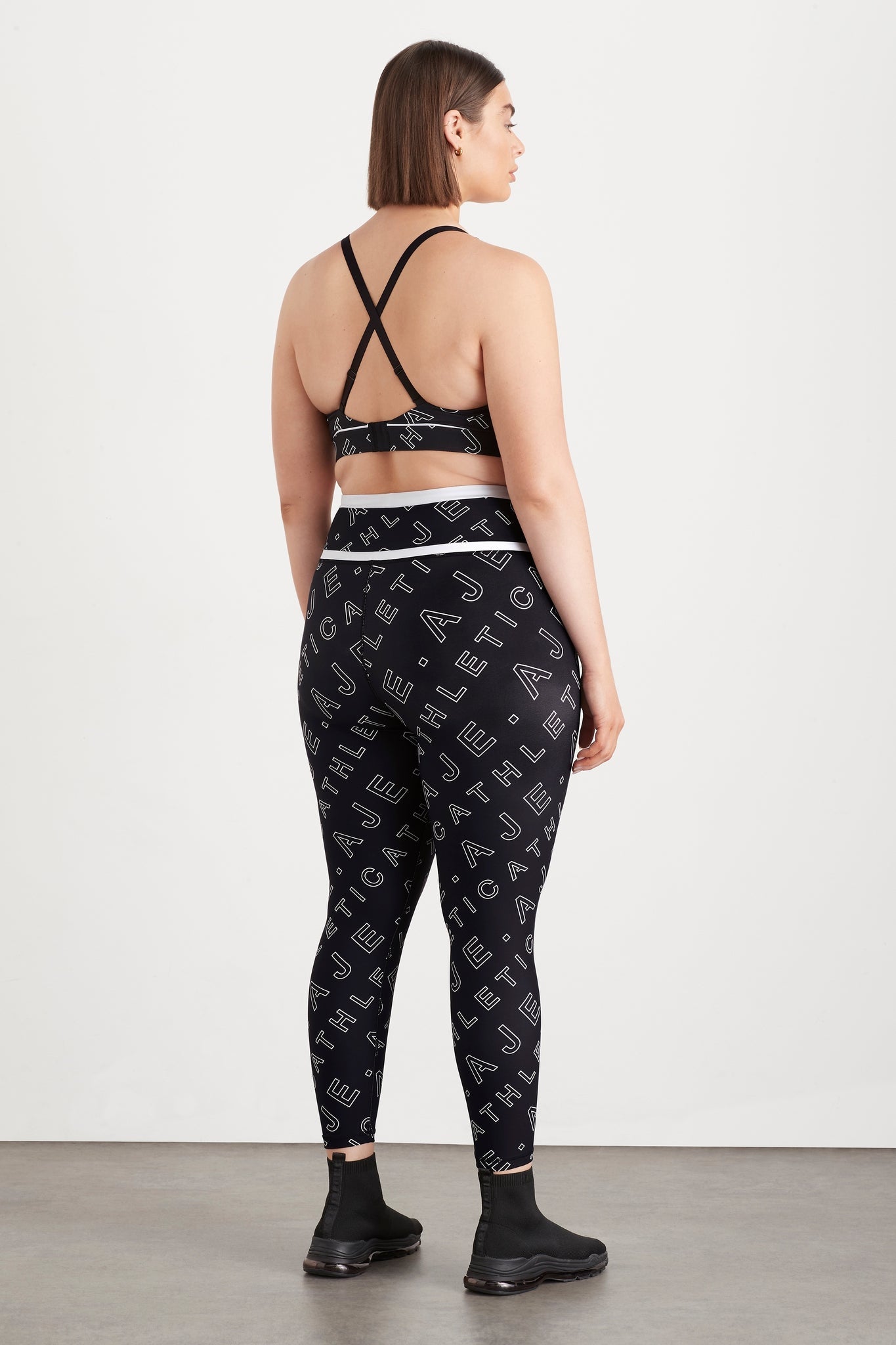 size: 16
