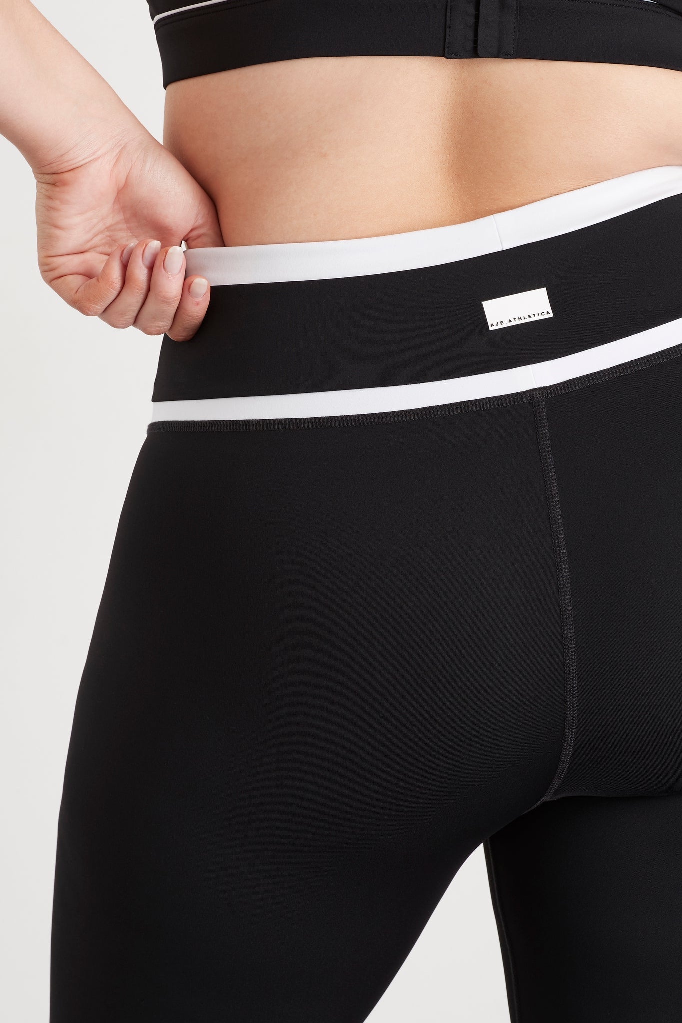 size: 16, secondary-image