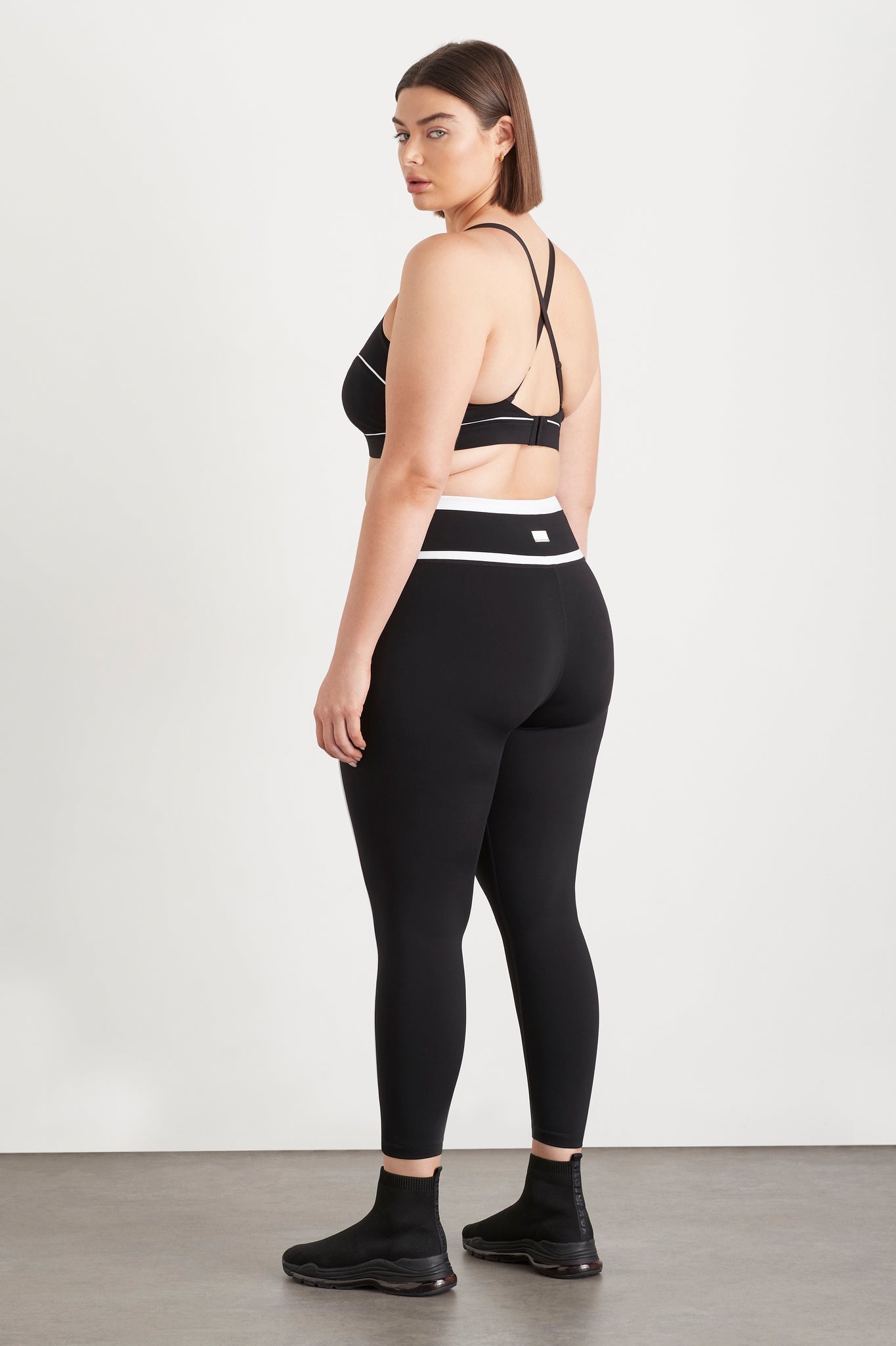 size: 16