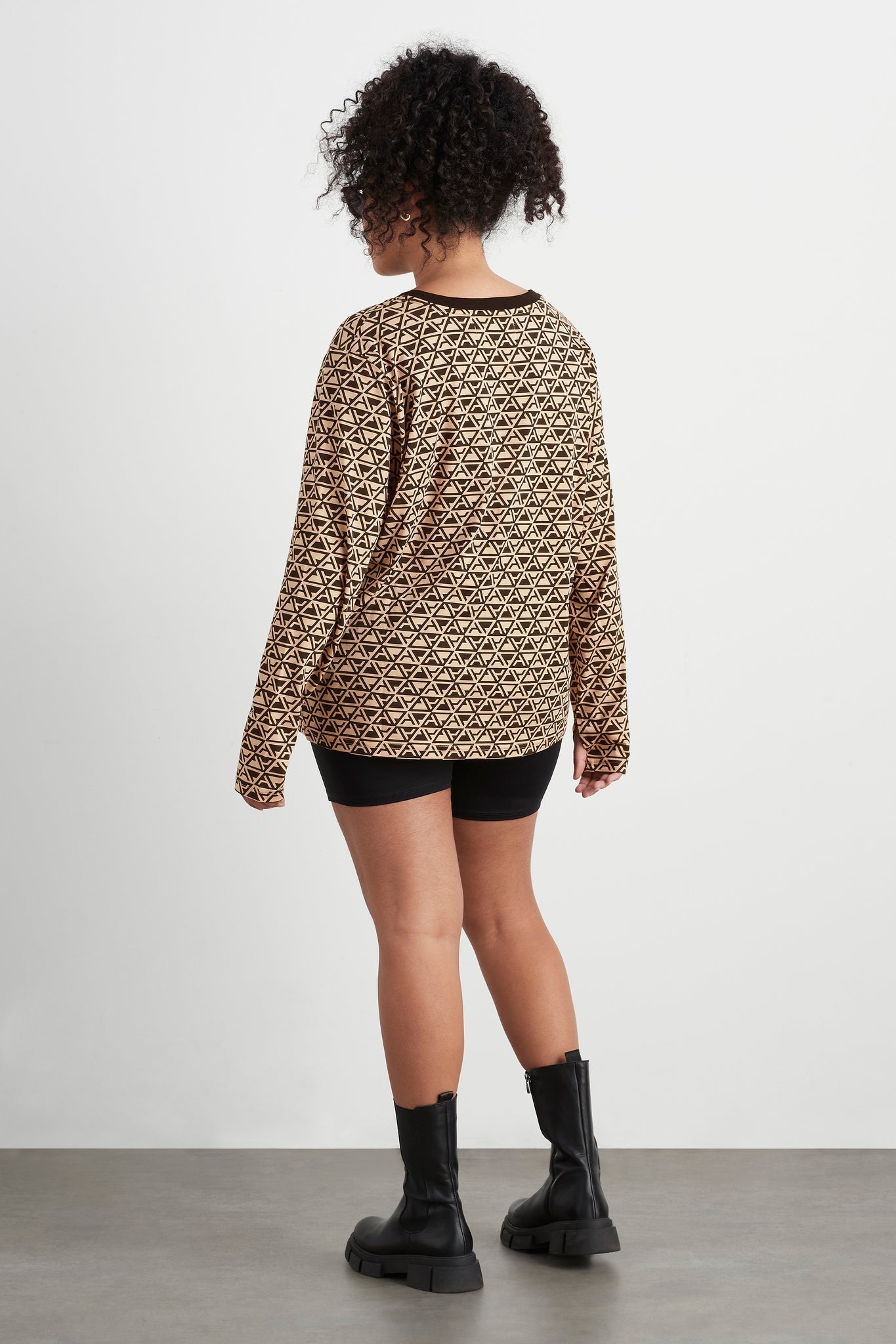 size: 16