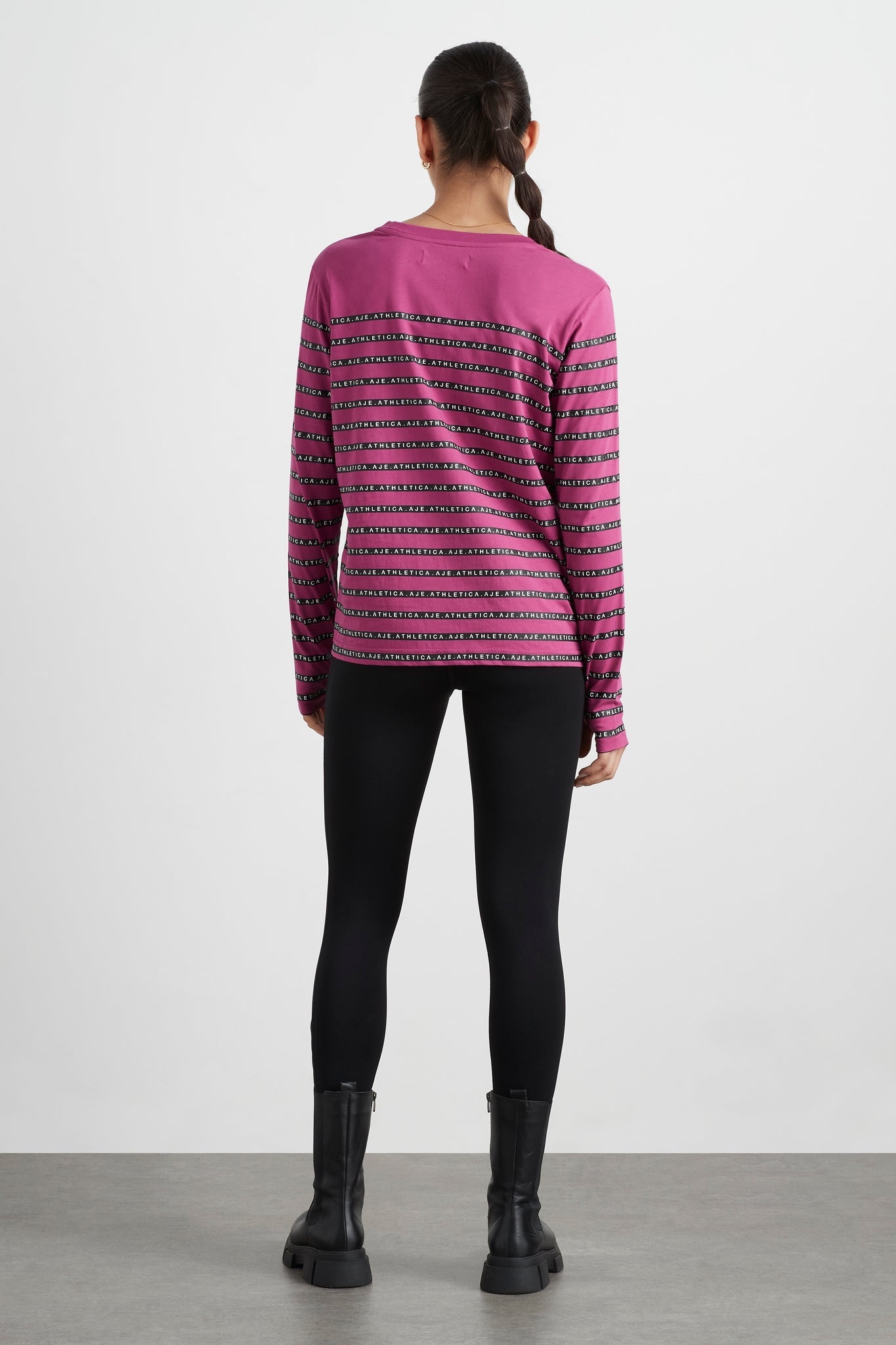  Size: 8