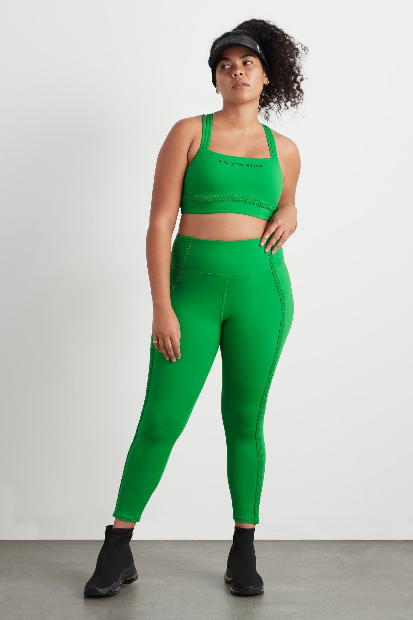 size: 16