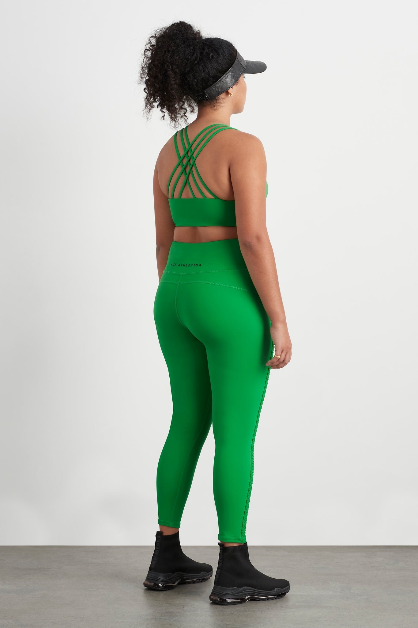 size: 16