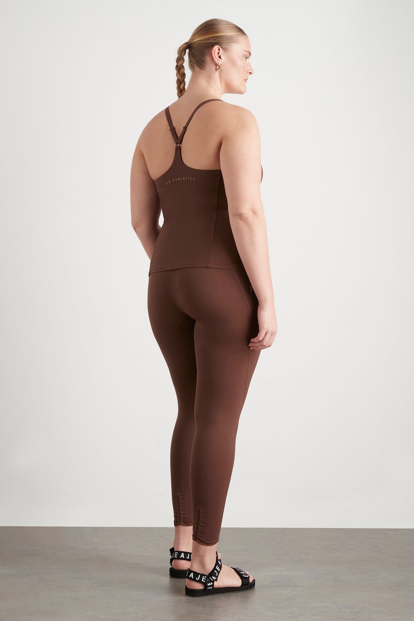 size: 16