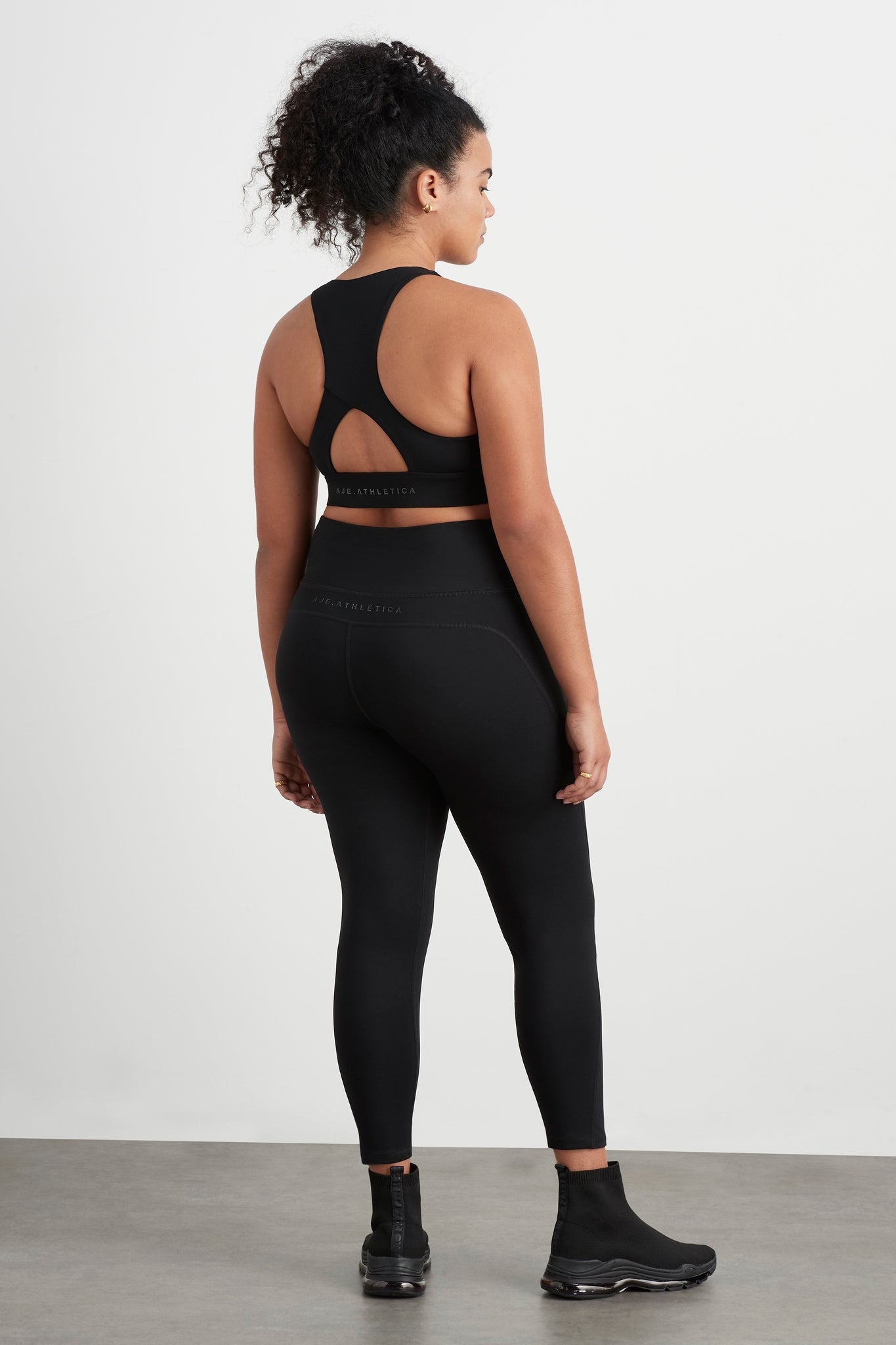 size: 16