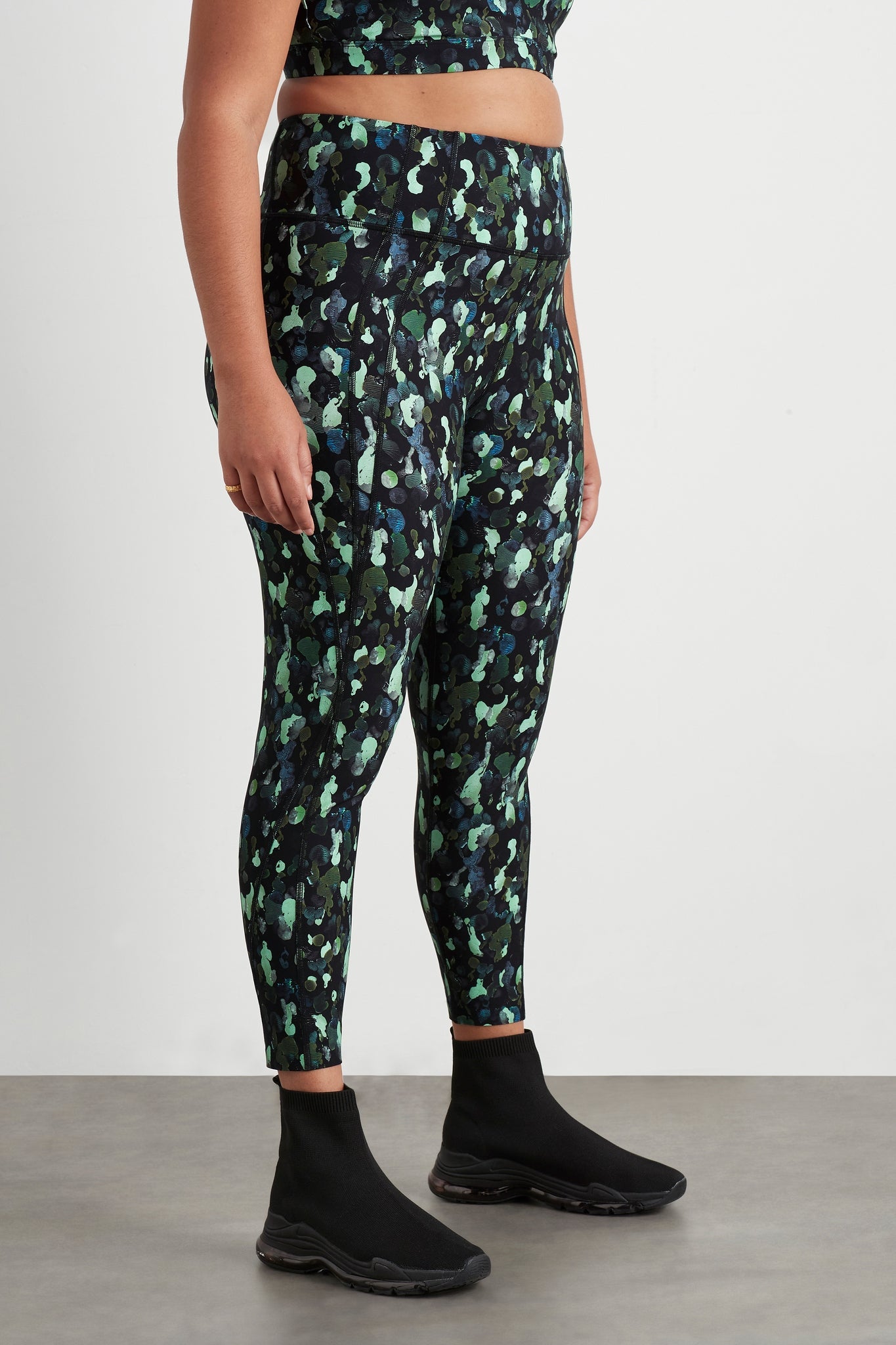 size: 16