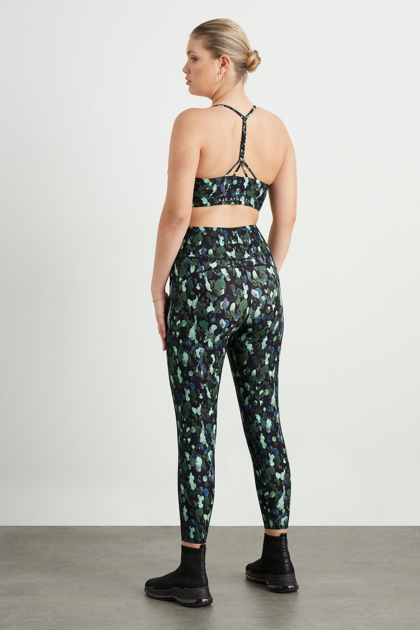 size: 12