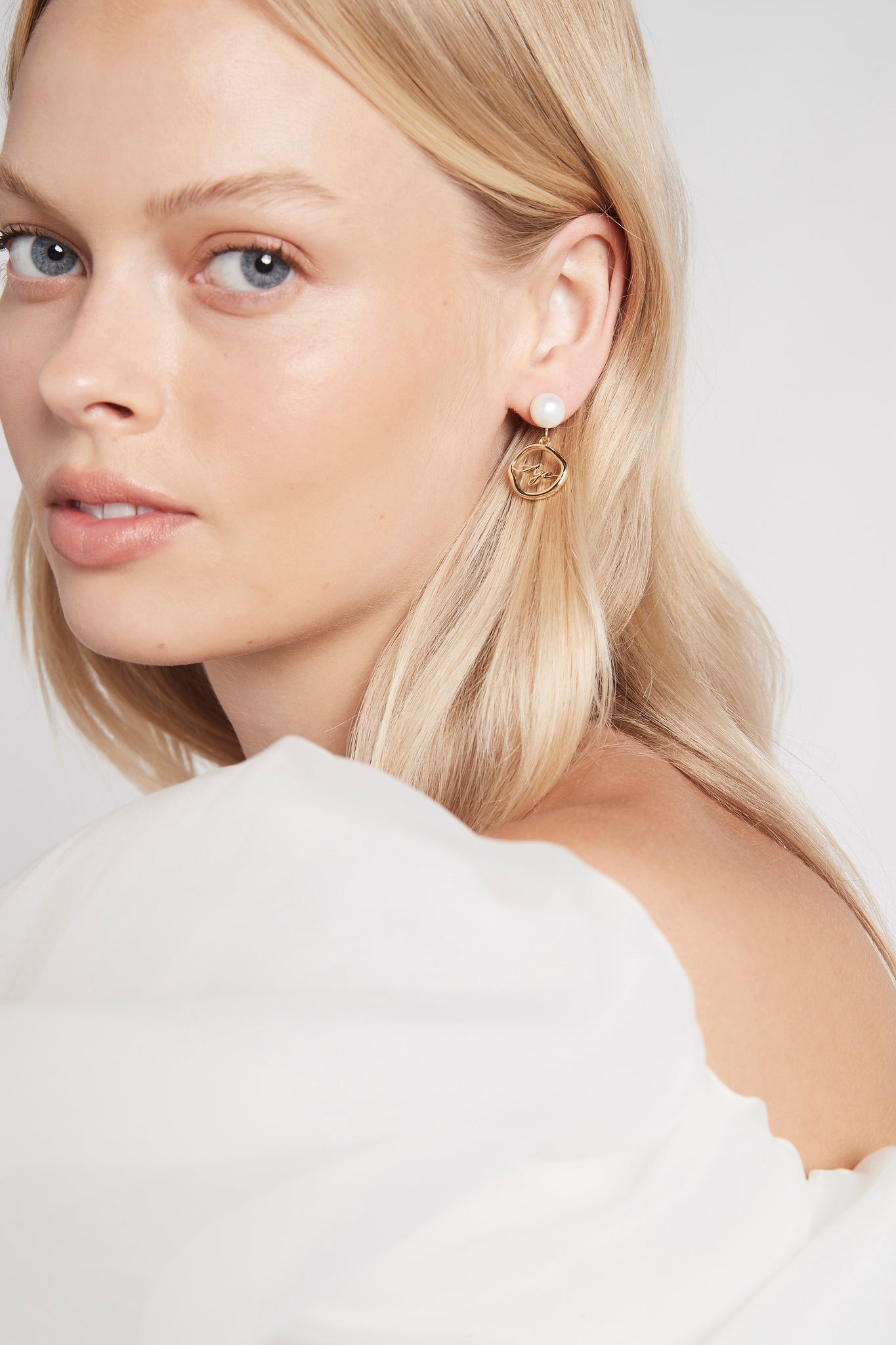 Fleur Pearl Drop Earring