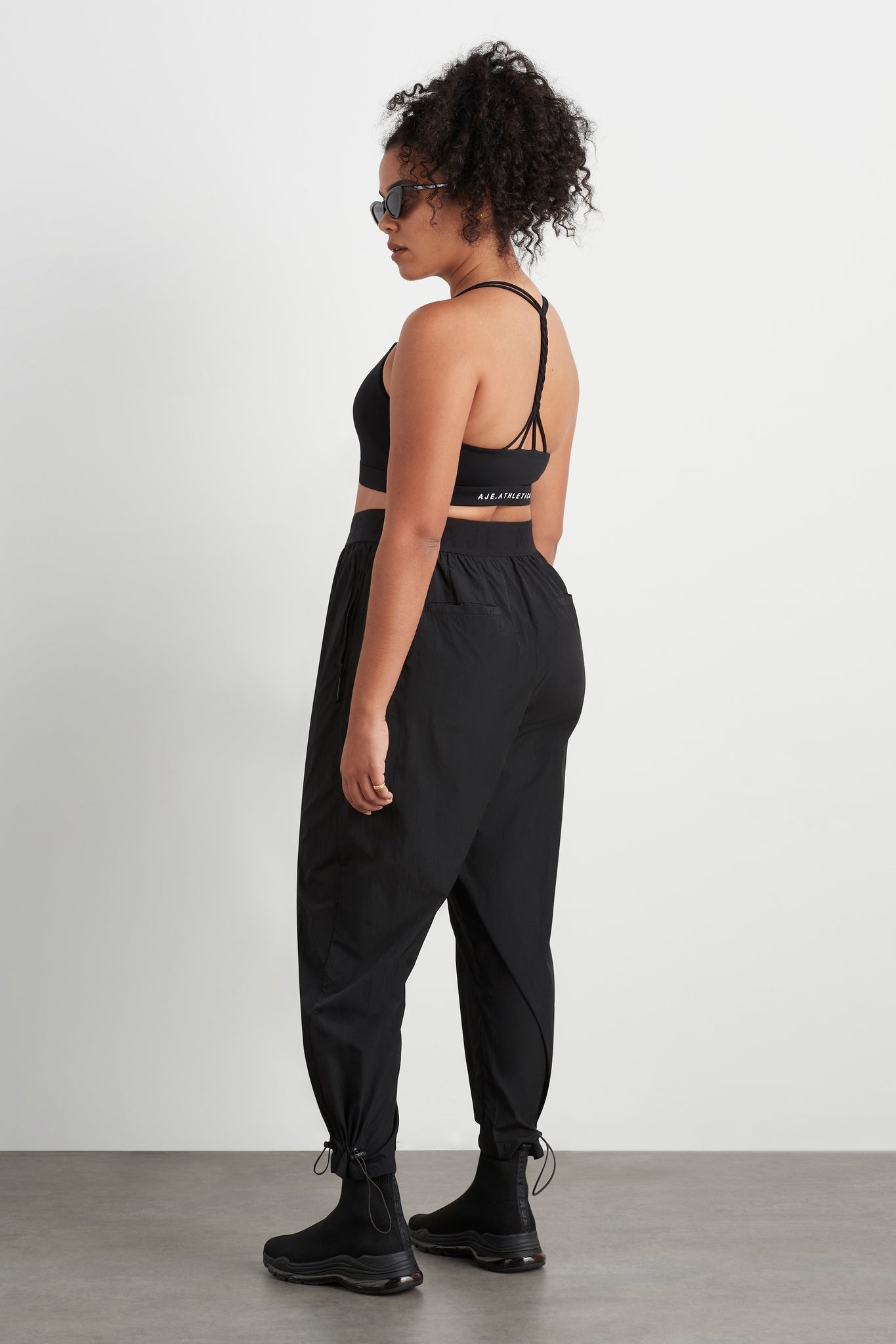 size: 16